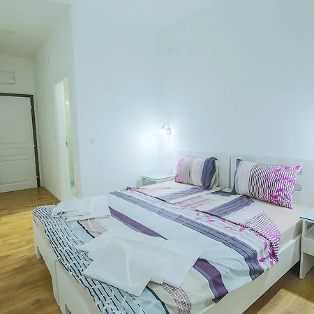 City Hotel