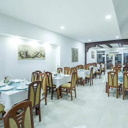 City Hotel 3*